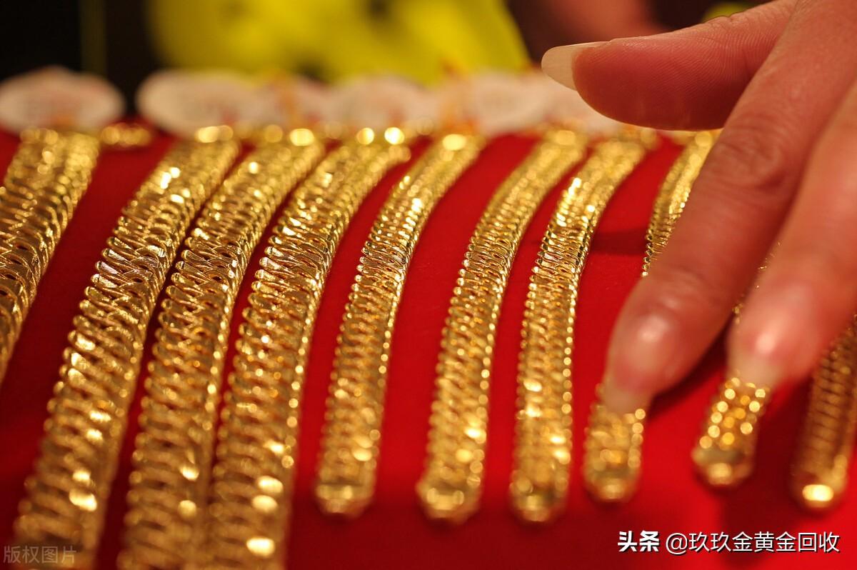 金价跳水引热议！两天跌30元／克，黄金行情未卜机构慎言